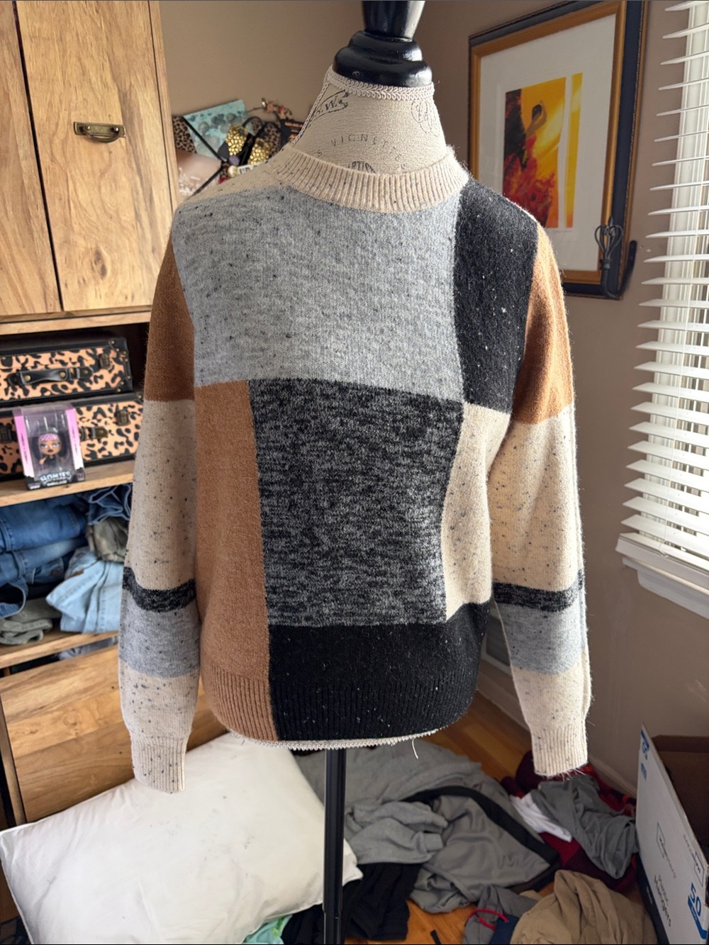 Colorblock John + Jenn Crew Sweater in Tan, Gray & Black - Small